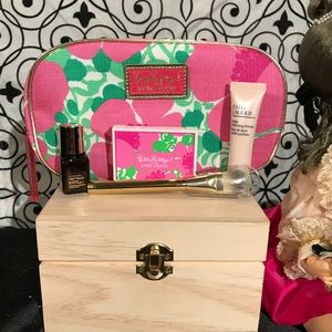 Estee Lauder Makeup - Lilly Pulitzer for Estee Lauder Estee Lauder Makeup - Lilly Pulitzer for Estee Lauder